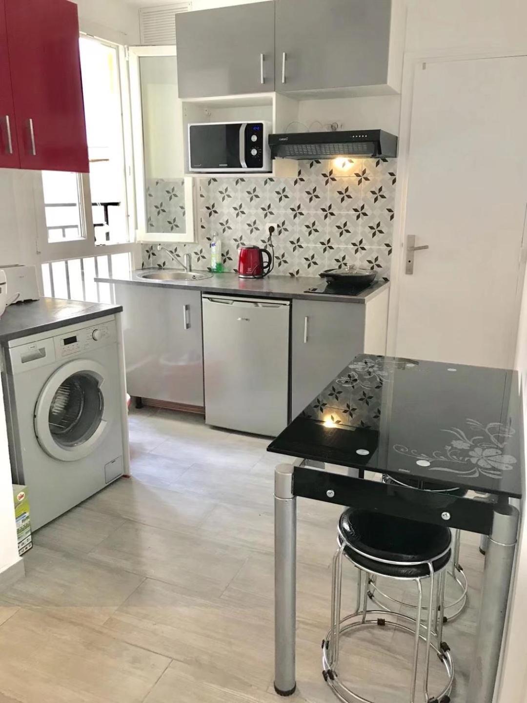 Bastillle Two Bedroom Apartment *
